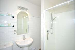 Southwark Hotel & Apartments