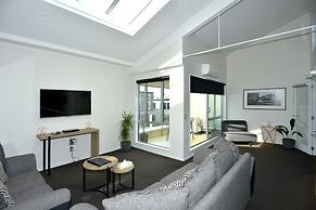 Southwark Hotel & Apartments