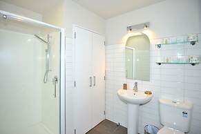 Southwark Hotel & Apartments