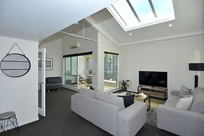 Southwark Hotel & Apartments