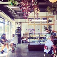 Southwark Hotel & Apartments