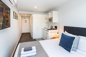 Southwark Hotel & Apartments