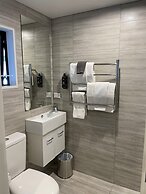 Southwark Hotel & Apartments