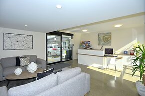 Southwark Hotel & Apartments