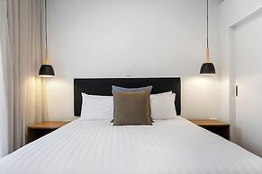 Southwark Hotel & Apartments