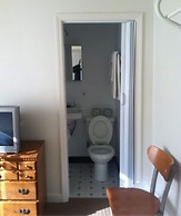 Airport Lodge
