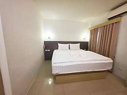 Prom Ratchada Hotel