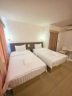 Prom Ratchada Hotel