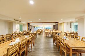 Prom Ratchada Hotel
