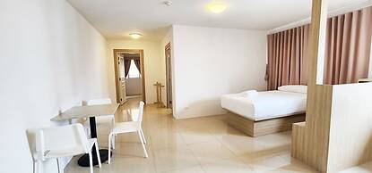 Prom Ratchada Hotel