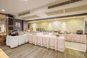 Prom Ratchada Hotel