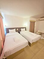 Prom Ratchada Hotel