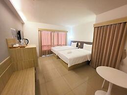Prom Ratchada Hotel