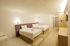 Prom Ratchada Hotel