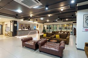 Prom Ratchada Hotel