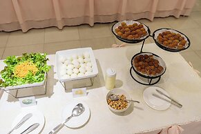 Prom Ratchada Hotel