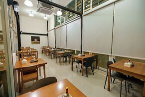 Prom Ratchada Hotel