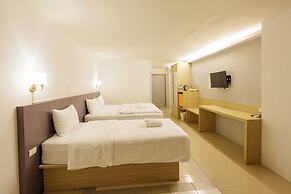 Prom Ratchada Hotel