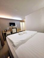 Prom Ratchada Hotel