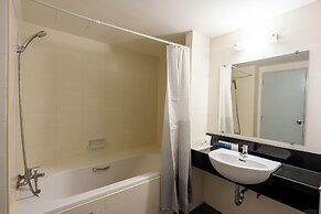 Prom Ratchada Hotel