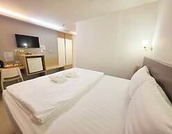 Prom Ratchada Hotel
