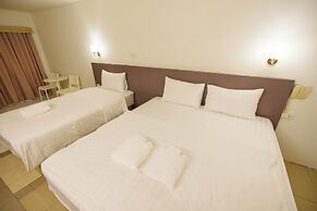 Prom Ratchada Hotel