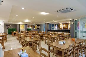 Prom Ratchada Hotel