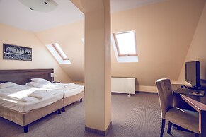 Hotel Niemcza SPA