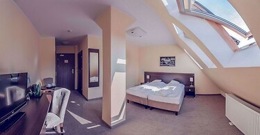 Hotel Niemcza SPA