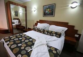 Royal Court Hotel