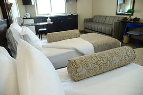 Royal Court Hotel