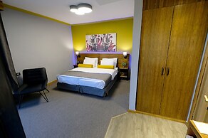 Royal Court Hotel