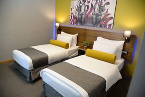 Royal Court Hotel