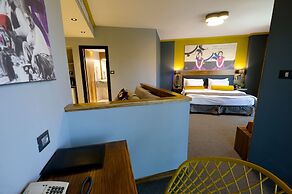 Royal Court Hotel