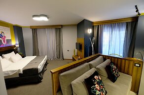 Royal Court Hotel