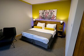 Royal Court Hotel
