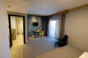 Royal Court Hotel