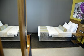 Royal Court Hotel