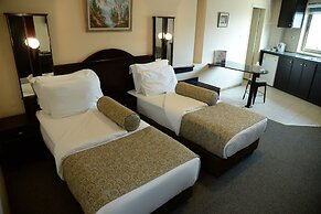 Royal Court Hotel