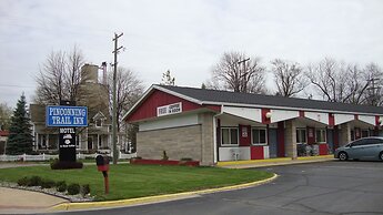 Pinconning Trail Inn Motel
