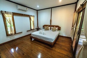 Baan Khao Sok Resort