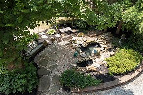 South Broadway Manor