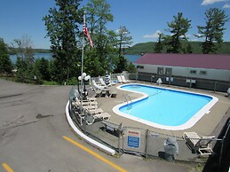 Lake 'N Pines Motel