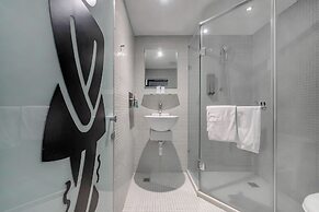 CHECK inn Express Kaohsiung Love River