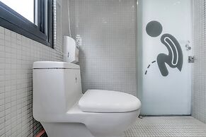 CHECK inn Express Kaohsiung Love River