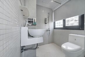 CHECK inn Express Kaohsiung Love River