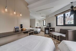 CHECK inn Express Kaohsiung Love River