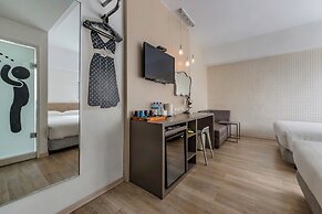 CHECK inn Express Kaohsiung Love River