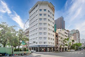 CHECK inn Express Kaohsiung Love River