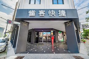 CHECK inn Express Kaohsiung Love River